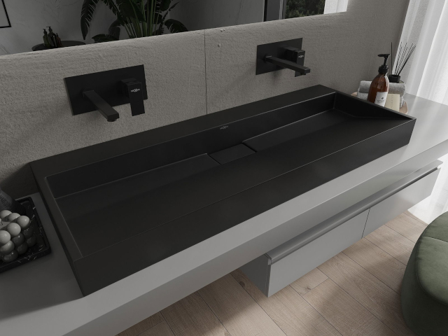 Divi iebūvētie izlietnes jaucējkrāni