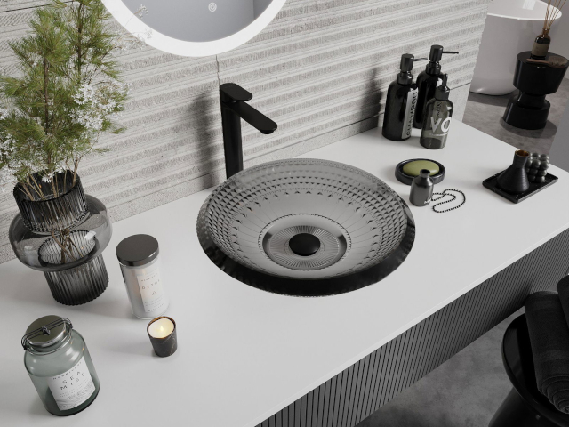 Izlietnes skapītis ar baltu virsmu