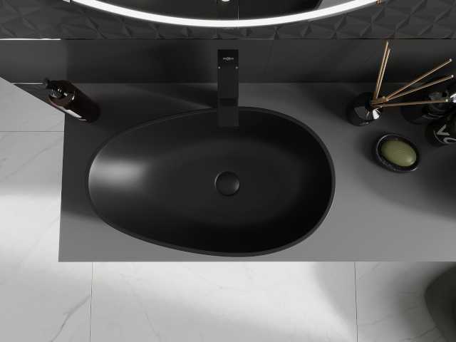 Skapis augstumā vannas istabā