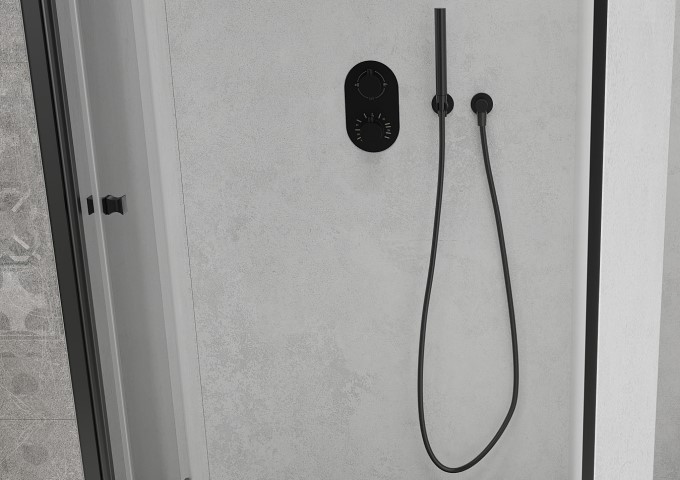 melna dušas šļūtene