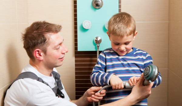 Kā uzstādīt dušas paneli?