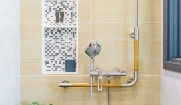 Kā uzstādīt sienas margas?