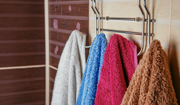 Kādus dvieļu drēbju pakaramos izvēlēties?