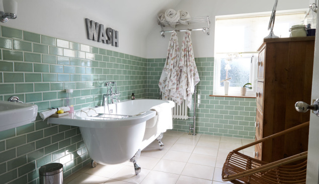 Kam pievērst uzmanību, izvēloties vannas istabas mēbeles?