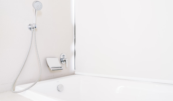 Daudzfunkcionāli punktveida dušas komplekti