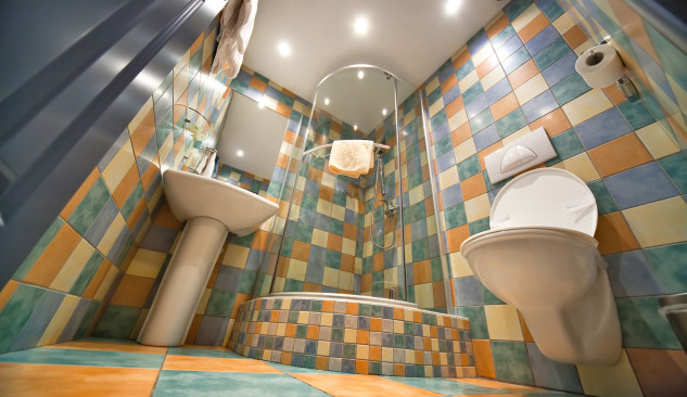 Kā iespējams uzstādīt dušas kabīni?