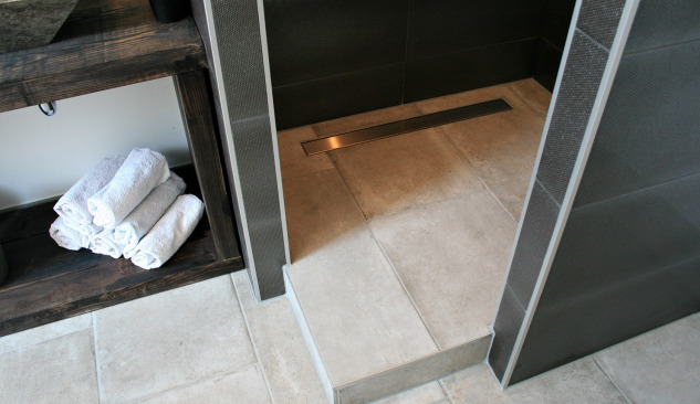 Dušas bez paliktņa priekšrocības un trūkumi - jeb liniārais notecējums