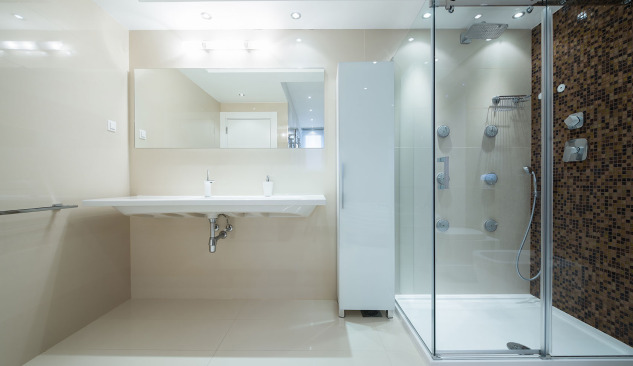 Kā uzstādīt dušas paliktni?