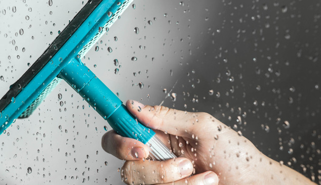 Kā ekoloģiski iztīrīt dušas kabīni?