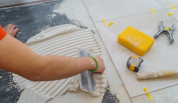 Kādu flīžu līmi izvēlēties?