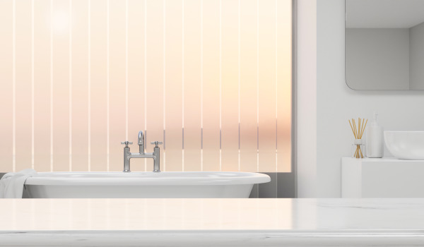 Kura vanna vislabāk derēs ar ekrānu?