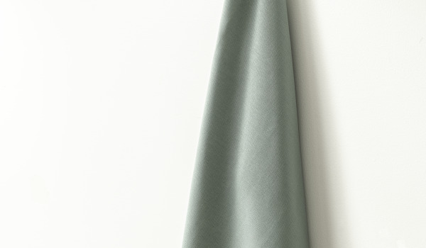 Ar ko pielīmēt āķus vannas istabā?