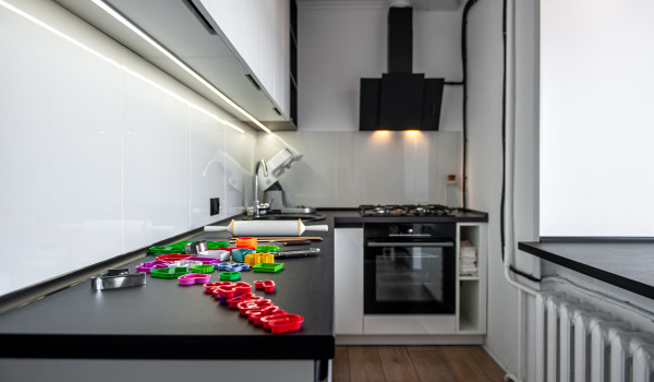 Kādu apgaismojumu izvēlēties virtuvei? Silts vai auksts?