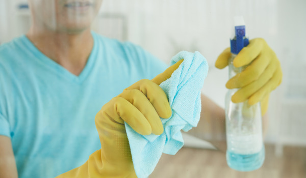 Kā noņemt kaļķakmeni no dušas kabīnes?