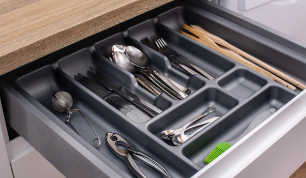 Organizatori - uzturēt kārtību atvilktnē