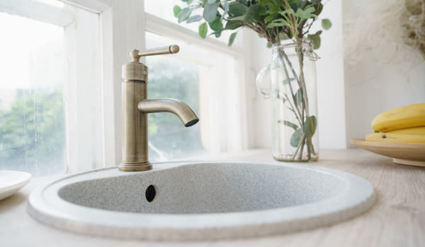 Kuru izlietņu uzstādīšanas vietām labāk izvairīties?