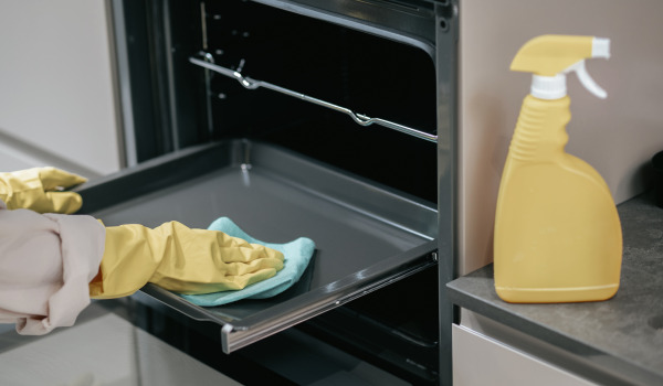 Kā iztīrīt krāsni?