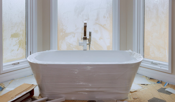 Kā pievienot brīvstāvošu vannu?