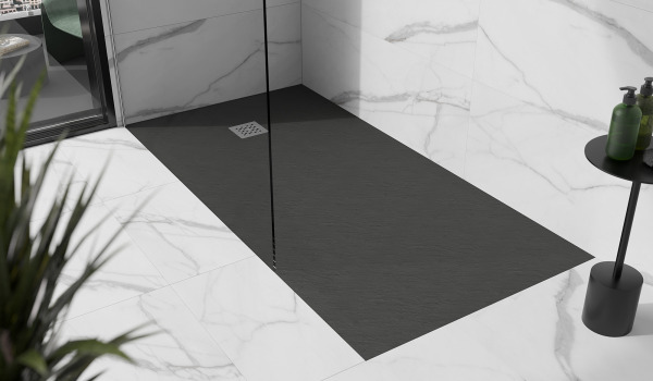 Marmora vannas istaba ar dušas paliktni