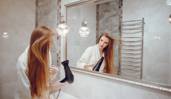 Kādā augstumā spogulis virs izlietnes būs vislabāk piemērots?