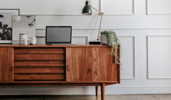 Kā izvēlēties grīdas krāsu mēbelēm un ne tikai?