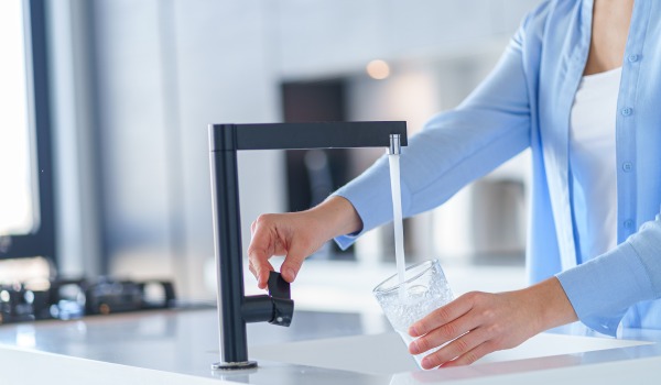 Kāds ūdens filtrs izvēlēties zem izlietnes? Kā tas darbojas?