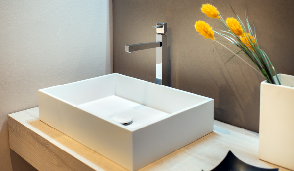 Kāds jaucējkrāns virsapmetuma izlietnei?