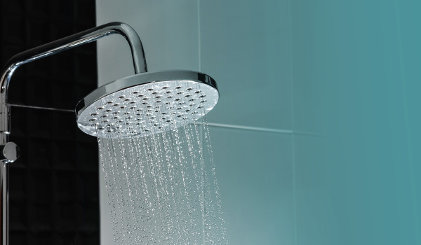 Kā darbojas lietus dušas galva?