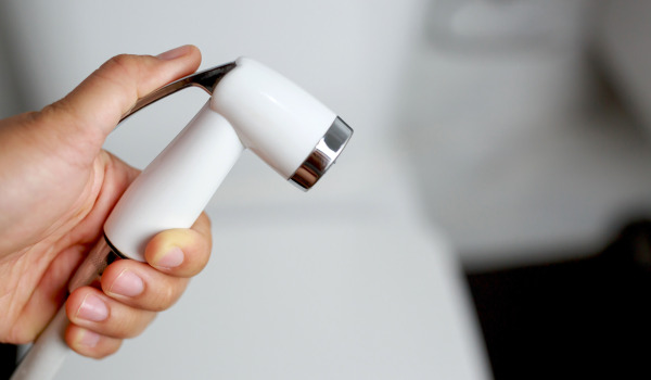 Cik funkciju jābūt bideta rokturim?